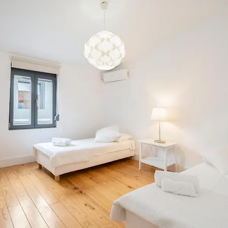 Warm And Cozy Parquet Flooring In Apartment *